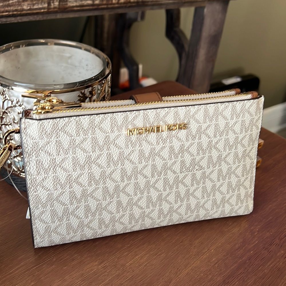 Michael Kors double zipper wallet - Picture 5 of 6